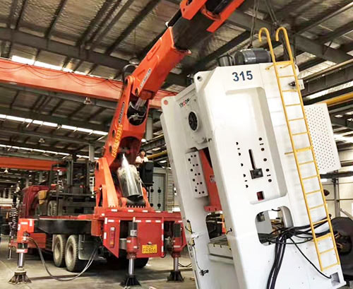 平泉县提升工作效率，选择优质折臂吊租赁服务