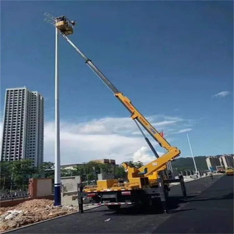 平泉县维修路灯的曲臂升降车出租