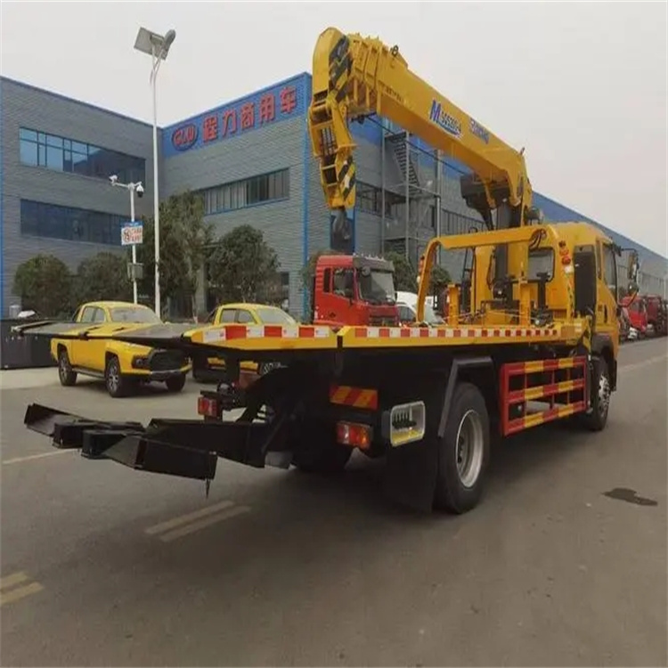 平泉县附近小随车吊出租电话，轻松解决搬运烦恼